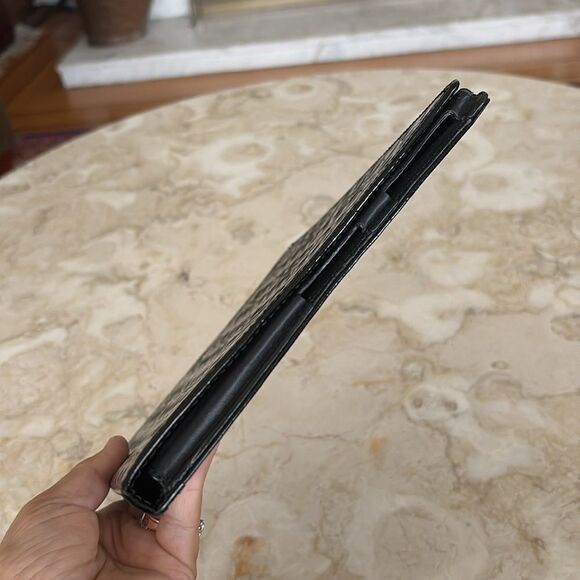 Coach Julia Op Art C Monogram iPad 2 Case - Black Patent Leather Mint Condition - Picture 10 of 11